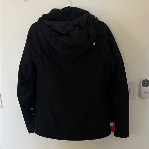 The North Face Women’s Black Ski Jacket - Picture 9 of 10